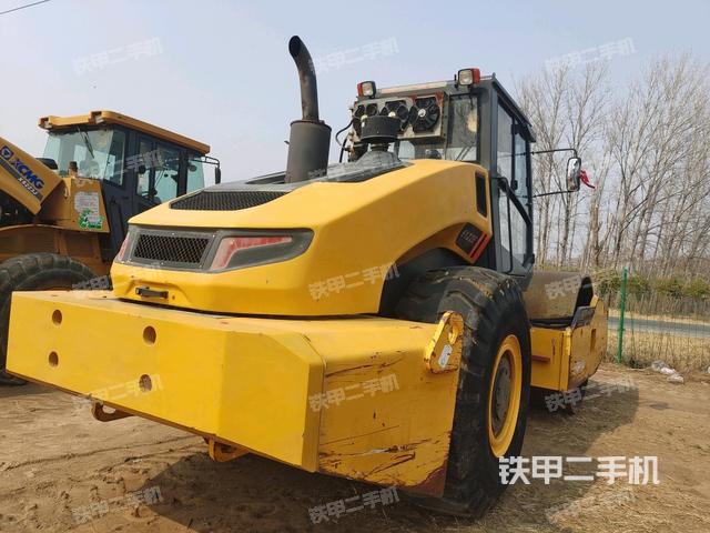 右后45°（壓路機整機外觀）