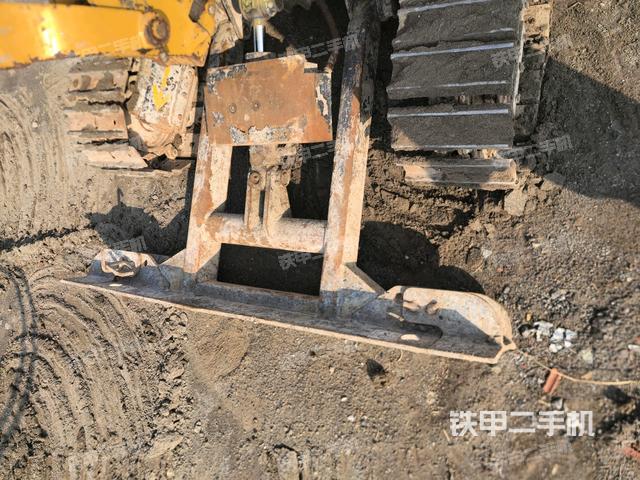 轉(zhuǎn)盤和下車架正前（工作和回轉(zhuǎn)裝置）