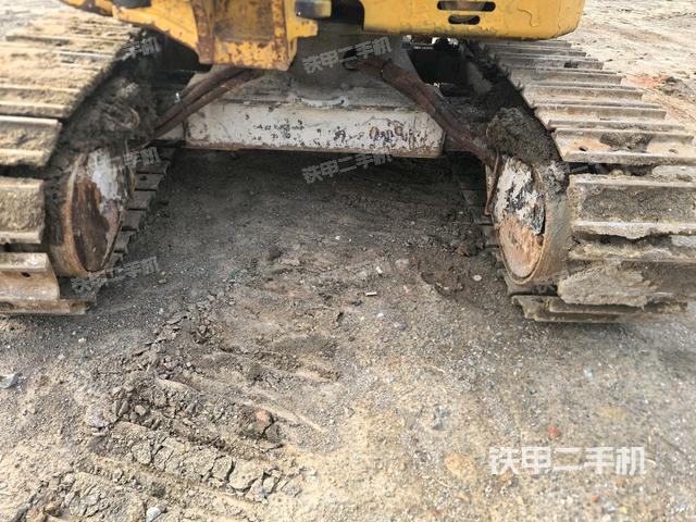 右驅(qū)動(dòng)輪（行走機(jī)構(gòu)）