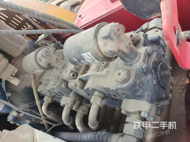 發(fā)動(dòng)機(jī)艙全景（壓路機(jī)發(fā)動(dòng)機(jī)艙）