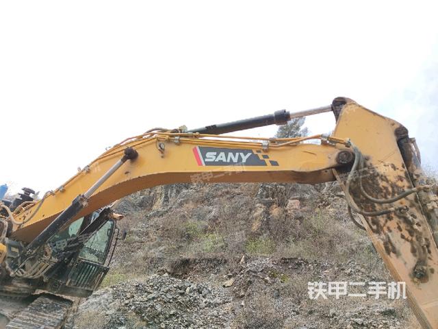 大臂整体 右侧（工作和回转装置）