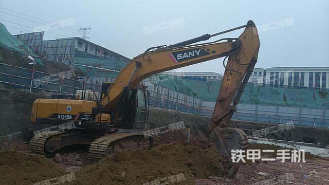 三一重工SY215H挖掘机