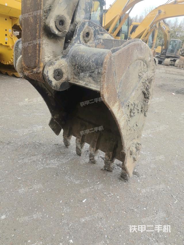 鏟斗右后整體（工作和回轉(zhuǎn)裝置）