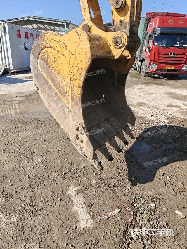 鏟斗右后整體（工作和回轉(zhuǎn)裝置）