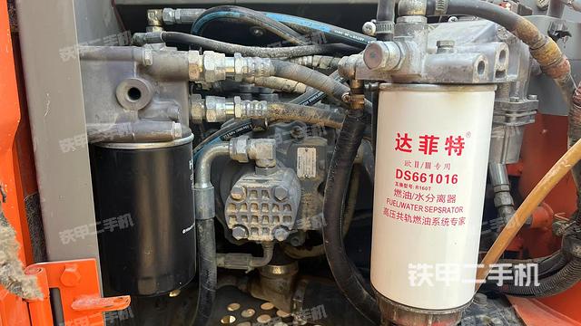 液壓泵斜45?右(大件艙室) 液壓泵斜45?右(大件艙室)