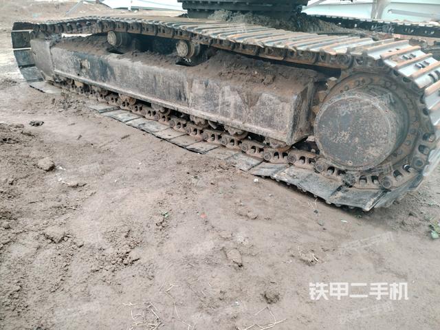 右側(cè)履帶整體(行走機(jī)構(gòu)) 右側(cè)履帶整體(行走機(jī)構(gòu))