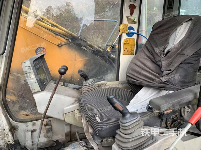 駕駛室整體（整機外觀）