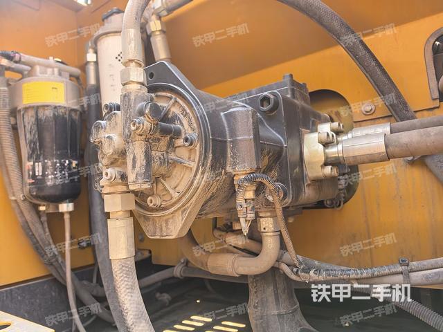 液壓泵斜45?左(大件艙室) 液壓泵斜45?左(大件艙室)