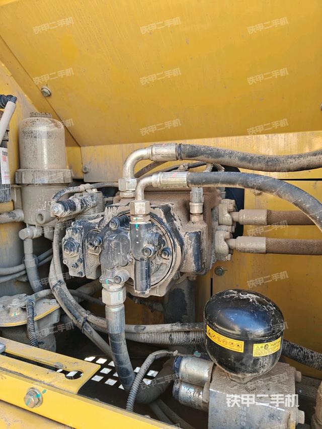 液壓泵斜45?左（大件艙室）