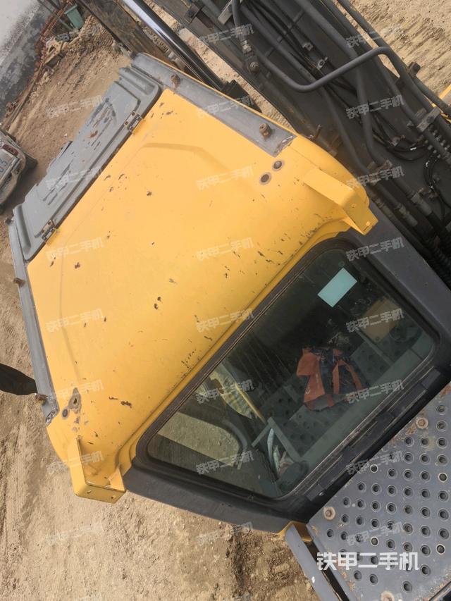 駕駛室頂部俯視（上車部件）