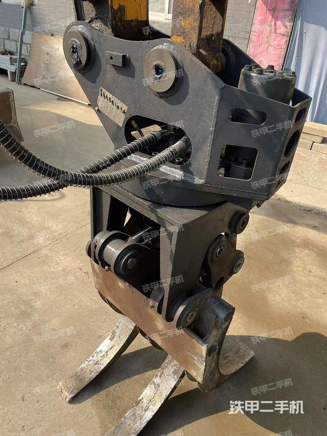 鏟斗右后整體（工作和回轉(zhuǎn)裝置）