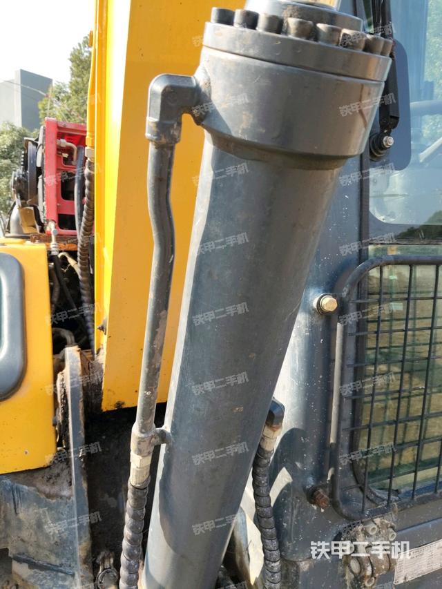 大臂根部?斜（工作和回轉(zhuǎn)裝置）