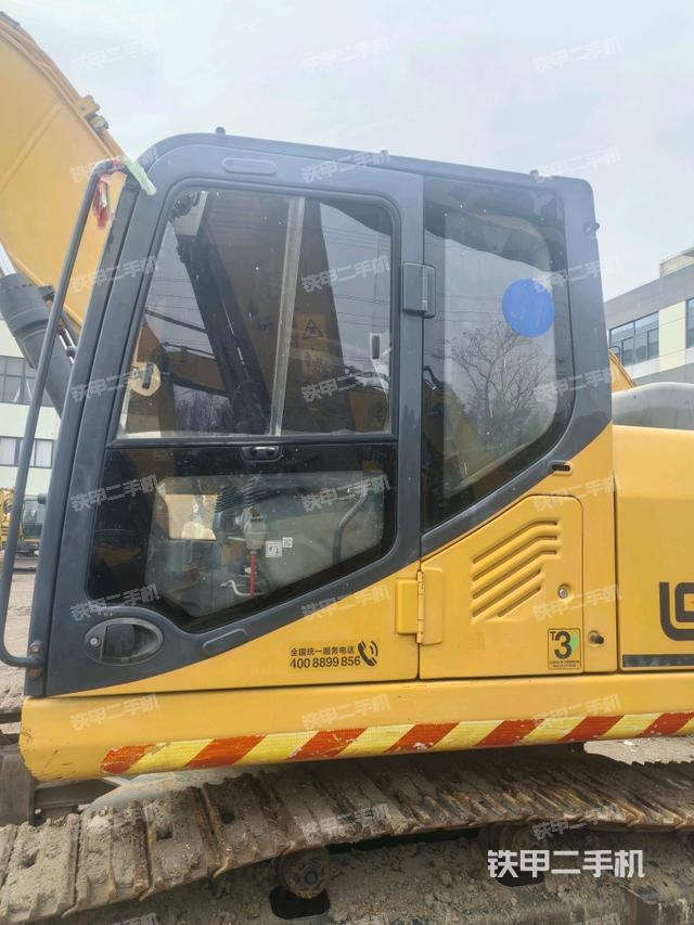 駕駛室正側(cè)（駕駛室部分）