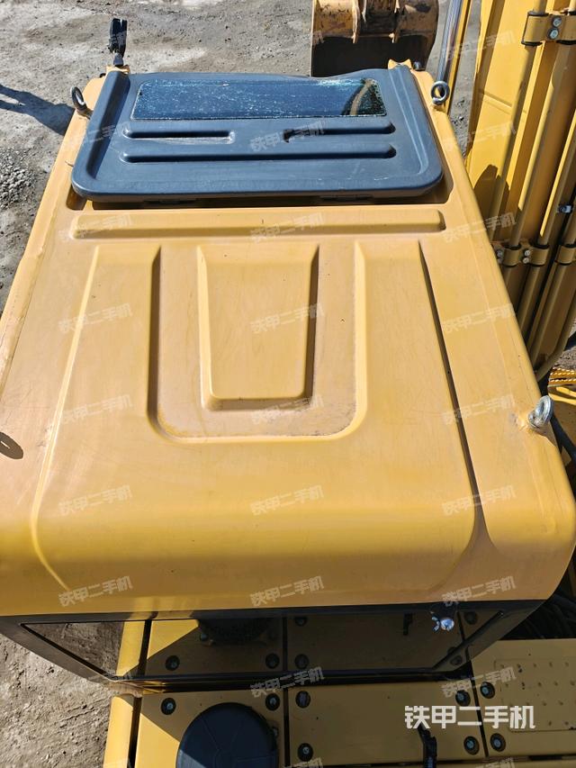 駕駛室頂部俯視（上車(chē)部件）