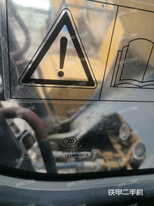 右側(cè)玻璃角標(biāo)（駕駛室部分）