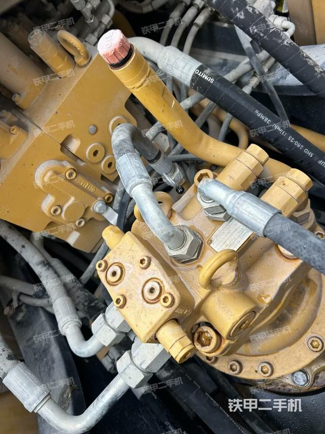 回轉(zhuǎn)馬達（上車部件）