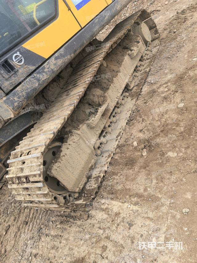 左側(cè)履帶整體?（行走機(jī)構(gòu)）