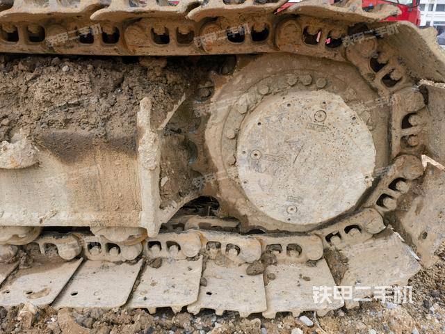 右驅(qū)動輪（行走機構(gòu)）