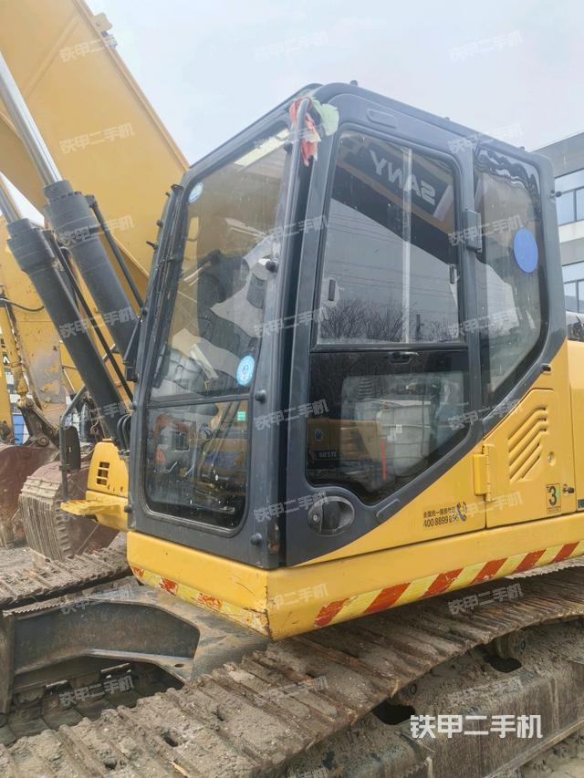 駕駛室左前45度（駕駛室部分）