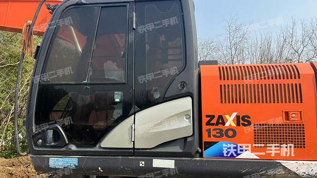 駕駛室正側(cè)(駕駛室部分) 駕駛室正側(cè)(駕駛室部分)