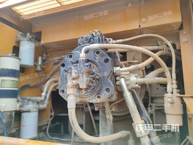 液压泵斜45 左（大件舱室）