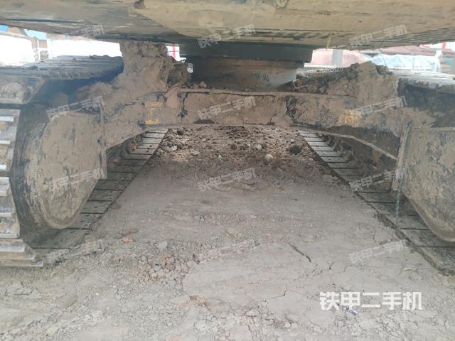 轉(zhuǎn)盤和下車架正前（工作和回轉(zhuǎn)裝置）