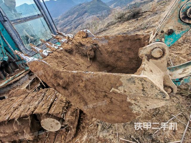 铲斗右后整体（工作和回转装置）