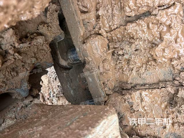 右側(cè)履帶整體（行走機構(gòu)）