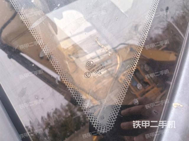 右側(cè)玻璃角標(biāo)（駕駛室部分）