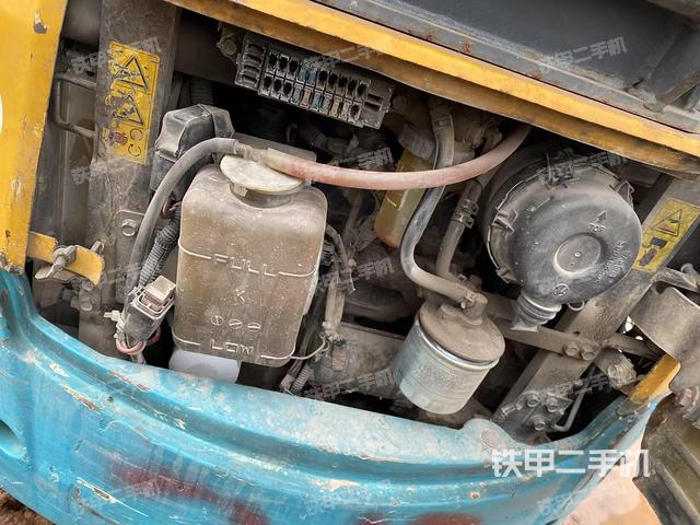 發(fā)動(dòng)機(jī)室（上車部件）