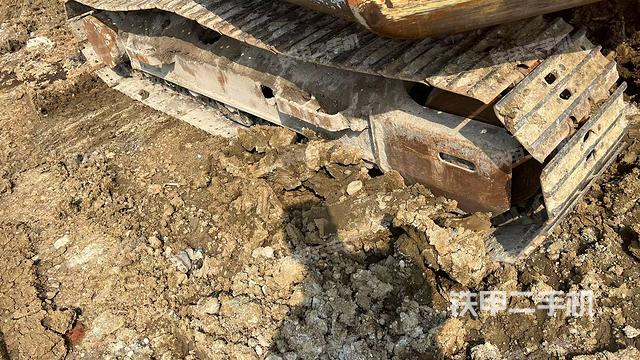 右側(cè)履帶整體(行走機(jī)構(gòu)) 右側(cè)履帶整體(行走機(jī)構(gòu))