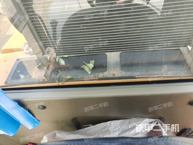 儀表盤全景（壓路機(jī)駕駛室）