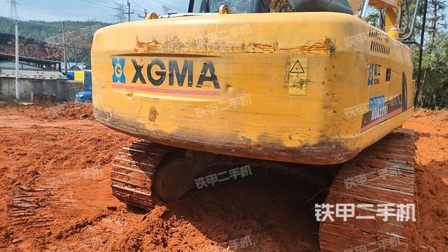 驾驶室顶部（整机外观）