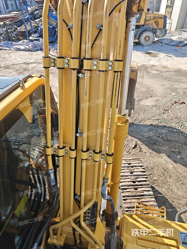 大臂背部俯視（工作和回轉(zhuǎn)裝置）