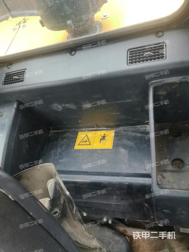 座椅后部（駕駛室部分）