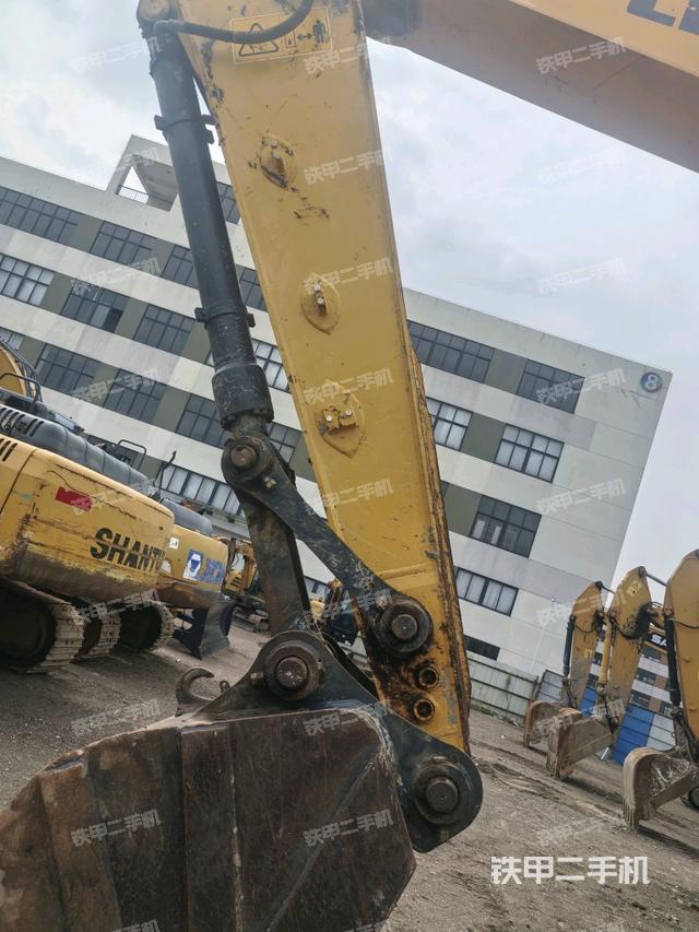 小臂整體左后（工作和回轉(zhuǎn)裝置）