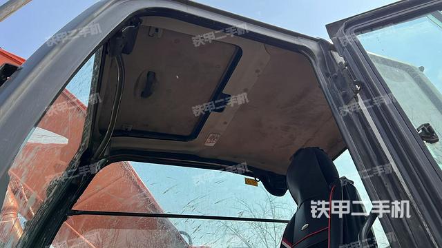 頂棚整體(駕駛室部分) 頂棚整體(駕駛室部分)