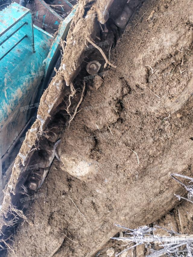 右驱动轮（行走机构）