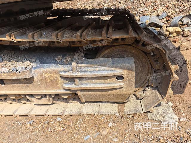 右側(cè)行走馬達蓋板(行走機構(gòu)) 右側(cè)行走馬達蓋板(行走機構(gòu))
