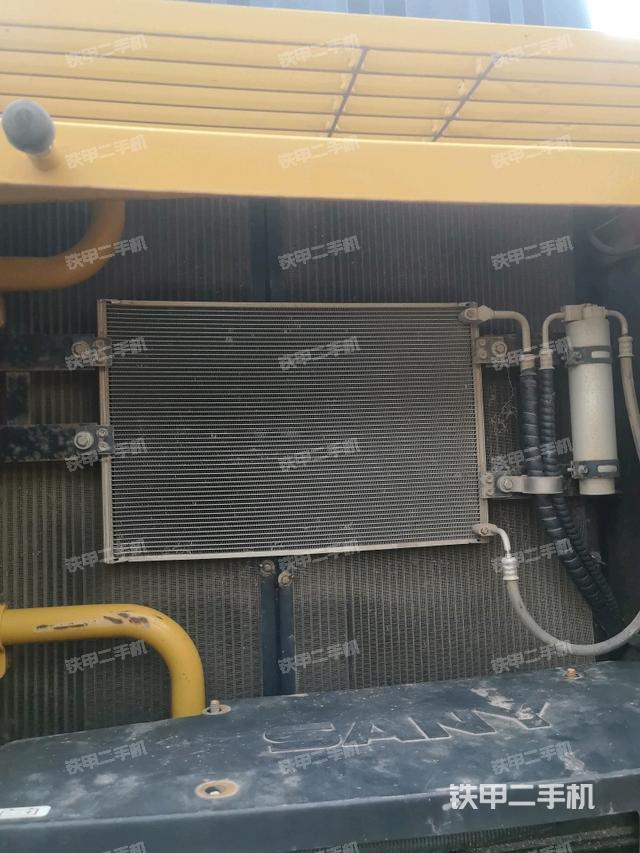 散熱器正面（大件艙室）