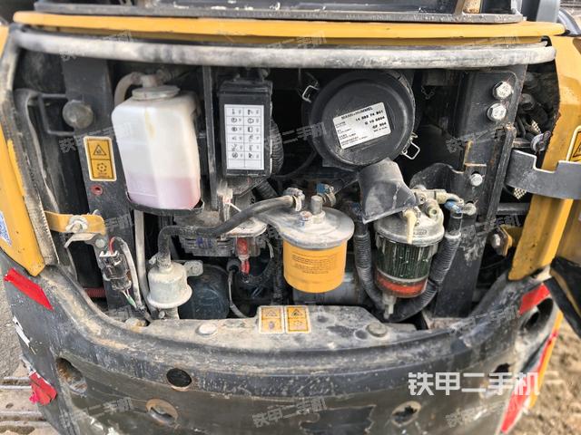 發(fā)動(dòng)機(jī)室（上車部件）