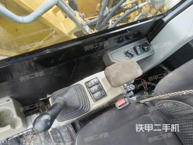 座椅左側(cè)控制臺/音響/含左手柄（駕駛室部分）