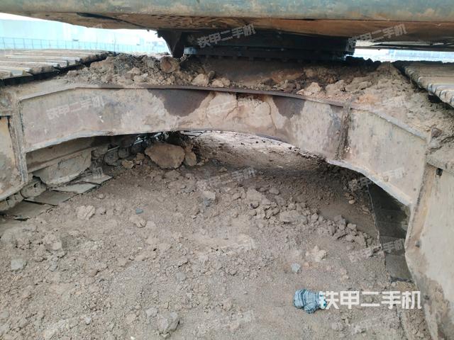 轉(zhuǎn)盤和下車架正前（工作和回轉(zhuǎn)裝置）