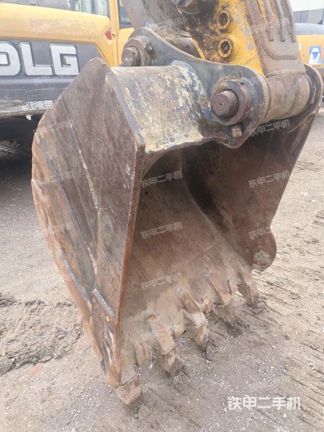 鏟斗右后整體（工作和回轉(zhuǎn)裝置）