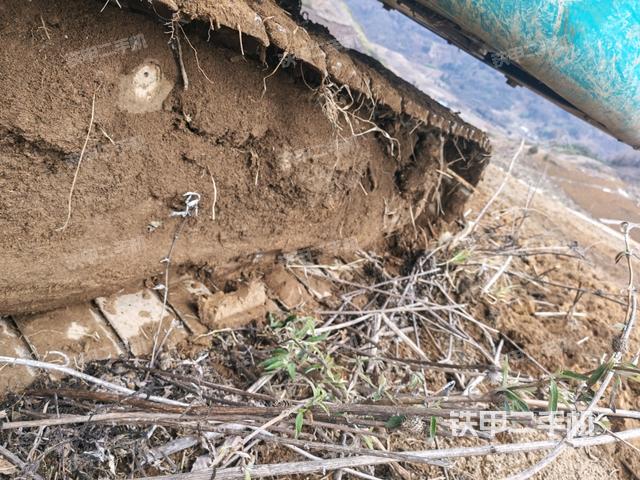 右侧行走马达盖板（行走机构）