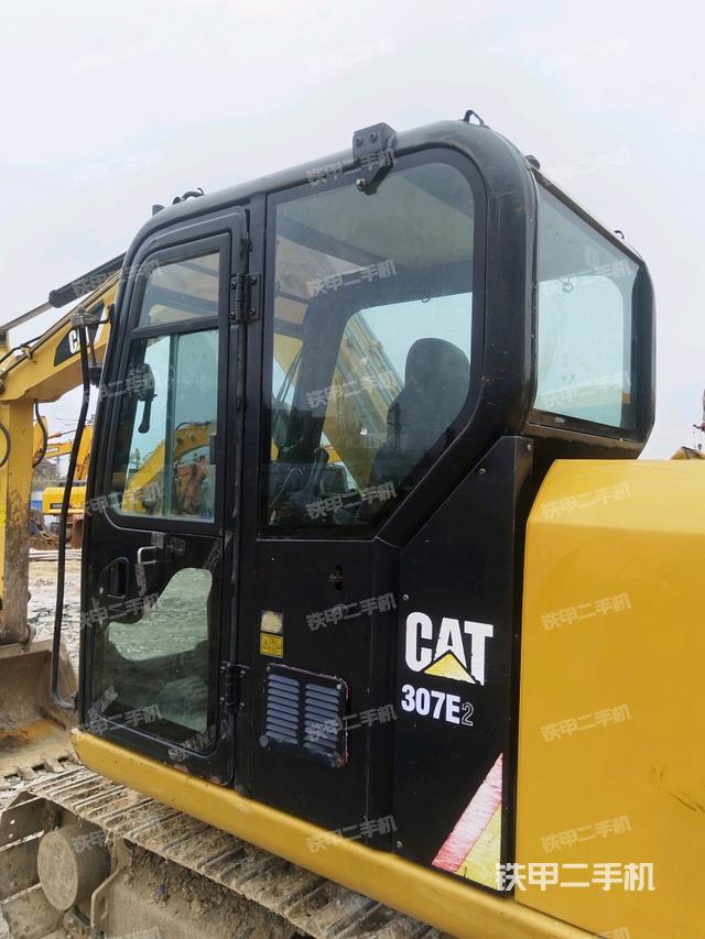 右側(cè)玻璃角標（駕駛室部分）