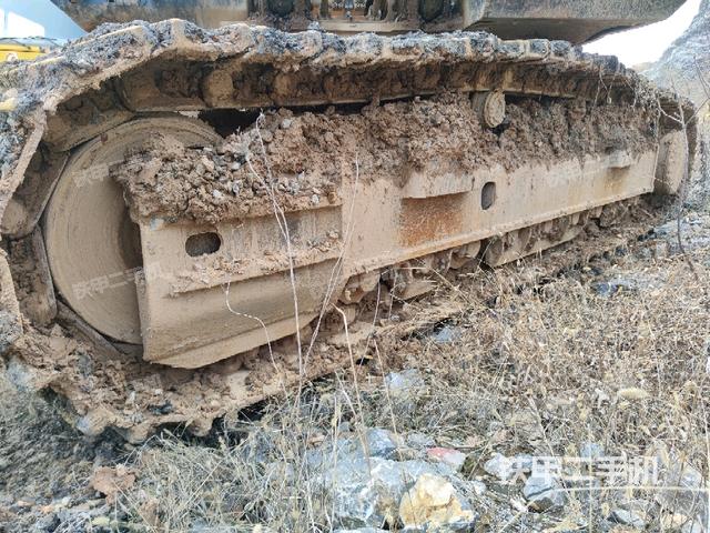 左侧履带整体 （行走机构）