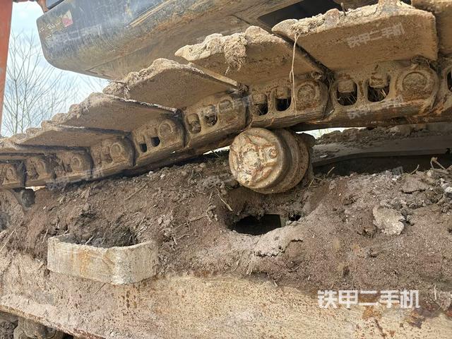 右側(cè)履帶整體(行走機構(gòu)) 右側(cè)履帶整體(行走機構(gòu))