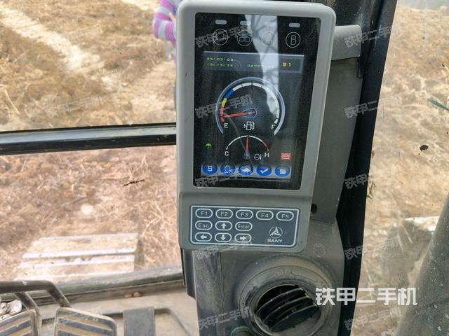 座椅左側(cè)控制臺(tái)/音響/含左手柄（駕駛室部分）