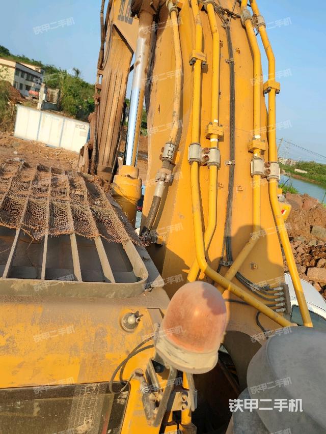 駕駛室頂部俯視（上車部件）